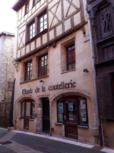 Le Medieval Thiers Exterior photo